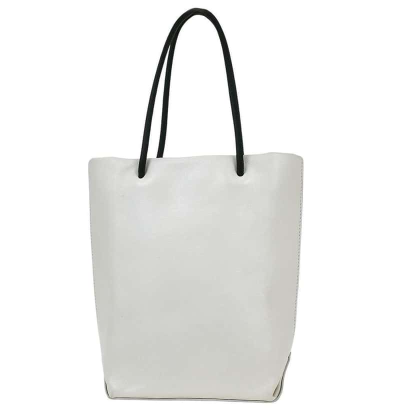 Chanel Essential Shopping Tote White Good condition - Back View