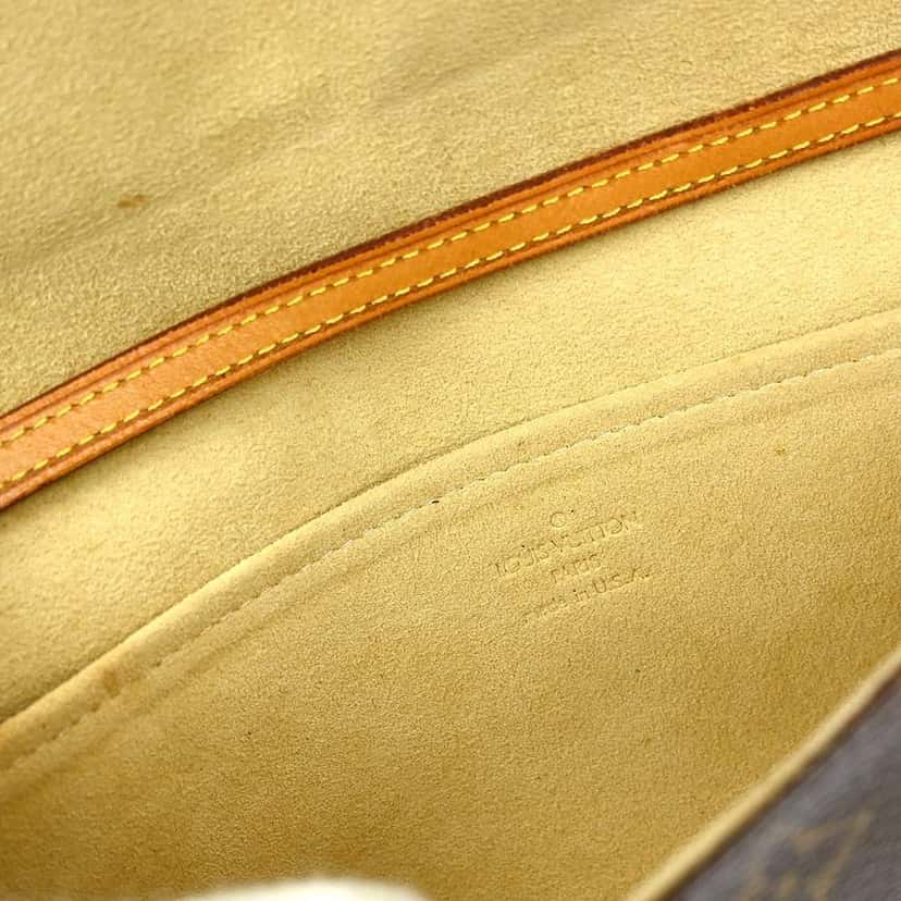 Louis Vuitton Twin Handbag Brown Canvas Fair condition - Model View