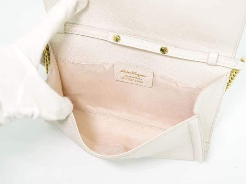 Salvatore Ferragamo Vara Bow Chain Flap Bag Beige Leather Good condition - Inside View