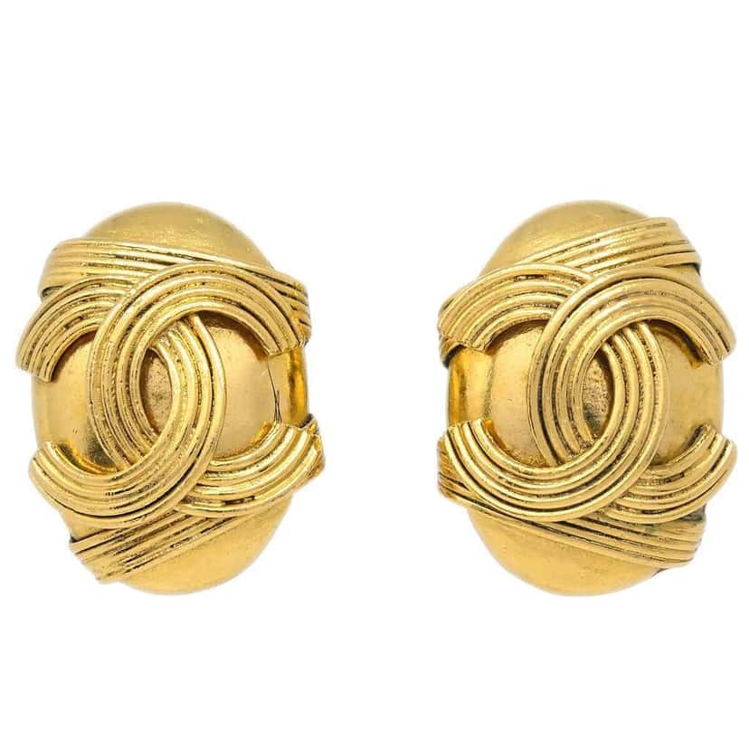 Chanel Vintage CC Button ovales Clip-On Earrings Gold Good condition - Front View
