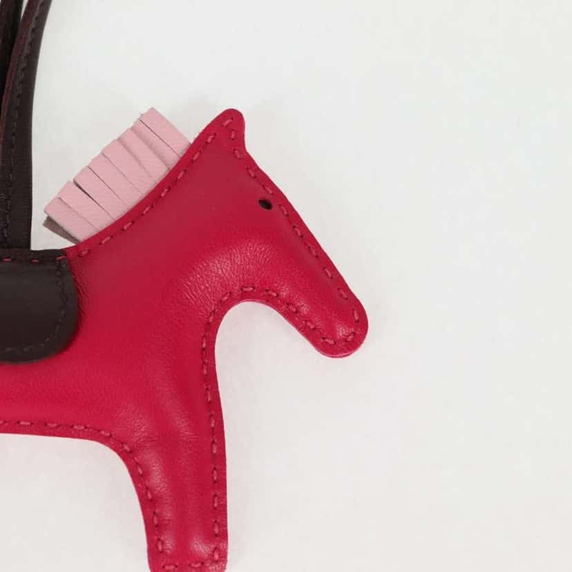 Hermès Pegase Rodeo Bag Charm Pink Leather Good condition - Model View