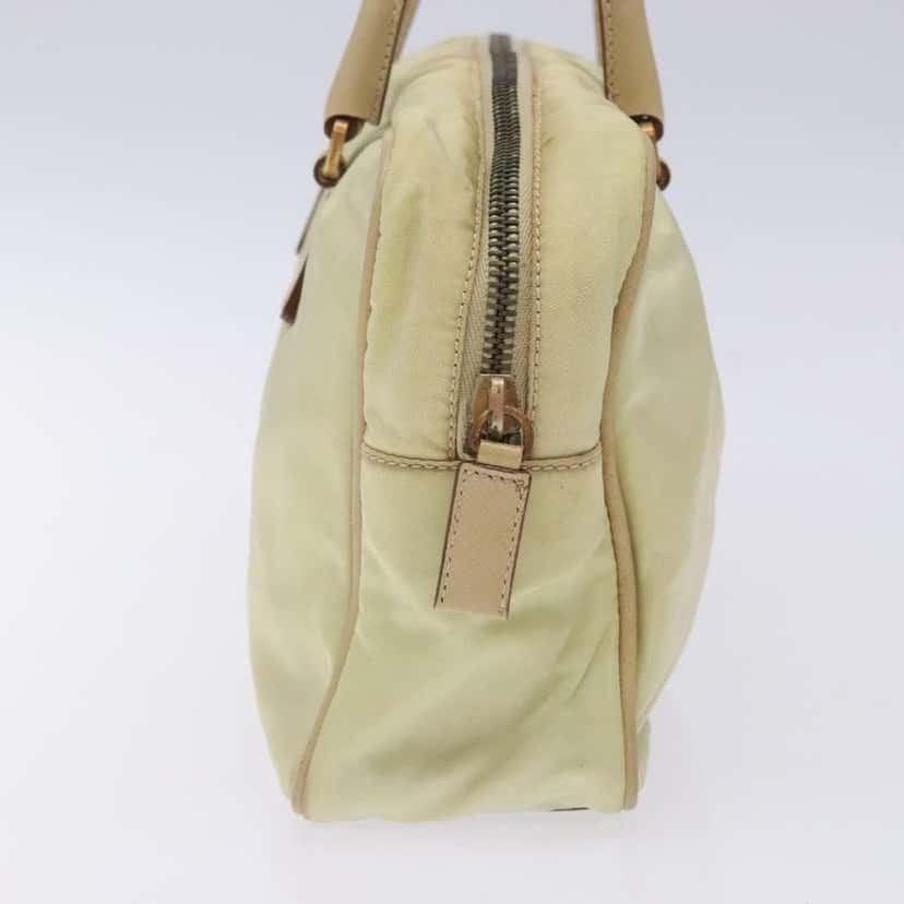 Prada Vintage Zip Handbag Beige Good condition - Model View