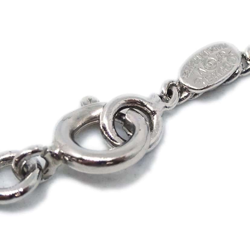 Chanel CC Logo Pendant Necklace Silver Good condition - Model View