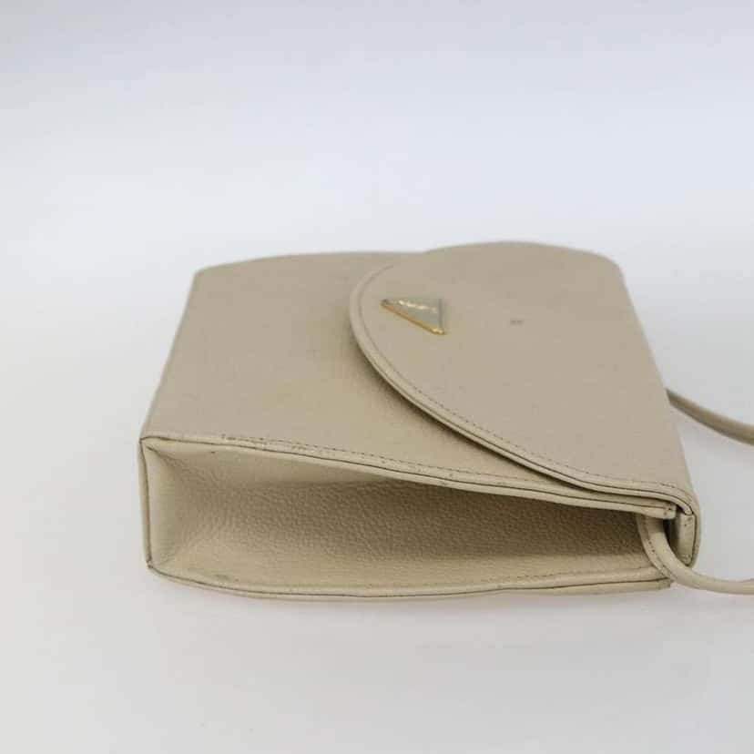 Saint Laurent Vintage Shoulder Bag Beige Leather Fair condition - Model View