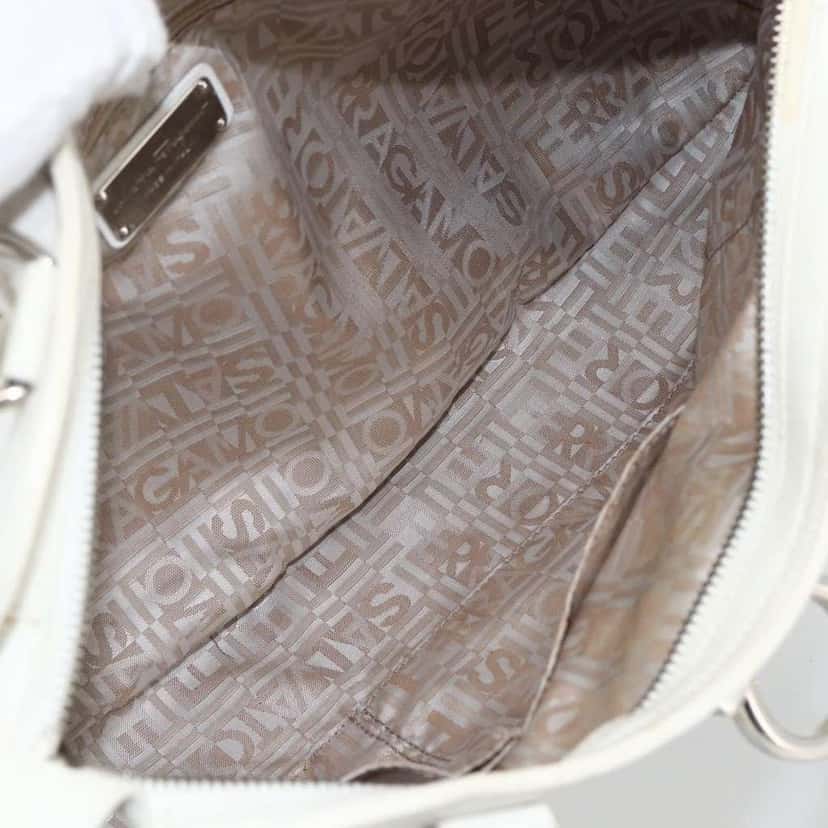 Salvatore Ferragamo Gancini handbag White Leather Good condition - Box View