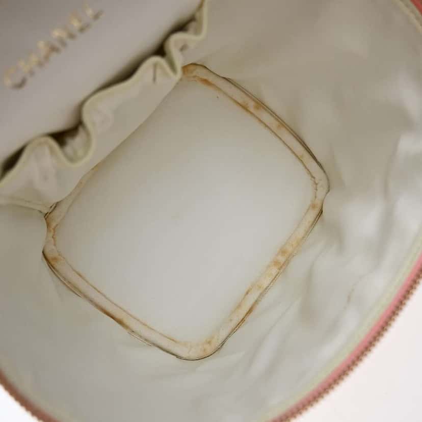 Chanel Vintage Timeless Cosmetic Case Pink Leather Good condition - Box View