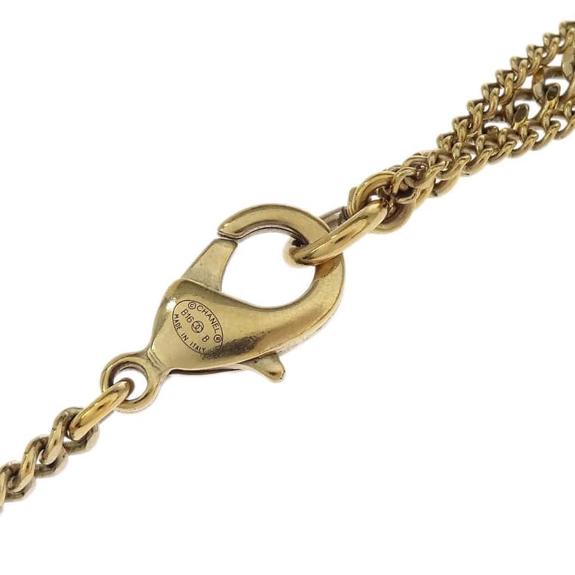 Chanel CC Chain Necklace Gold Good condition - Model View