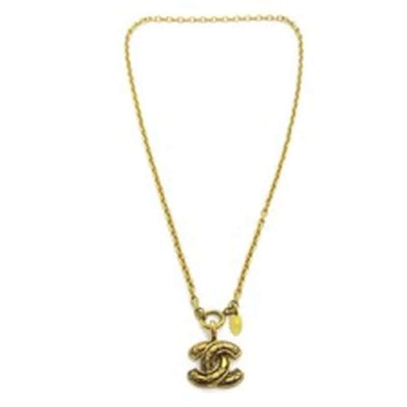 Chanel Vintage Quilted CC Pendant Necklace Gold Good condition - Front View