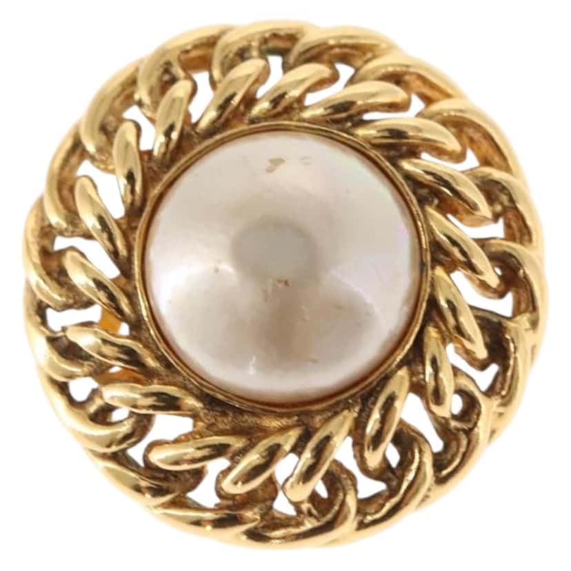 Chanel Vintage Round Clip-On Earrings Gold Metal Good condition - Back View