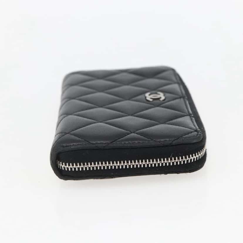 Chanel Zip Around Organizer Wallet Black Leather Good condition - Model View