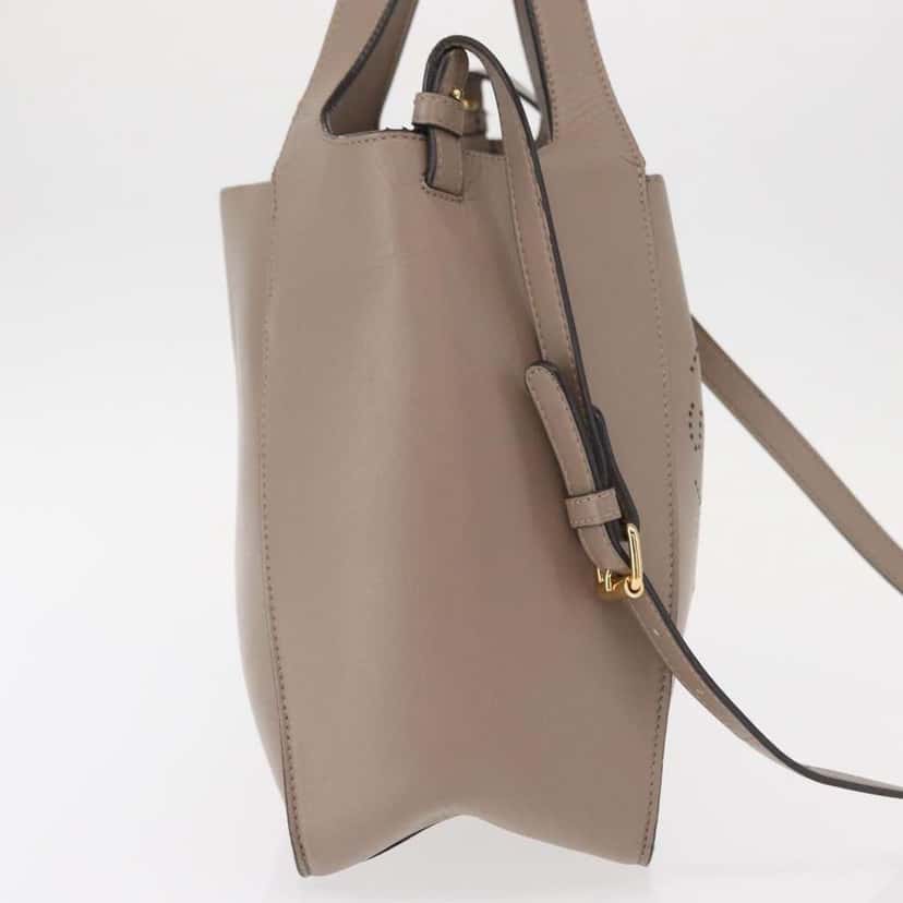 Stella Mccartney Alter Tote Beige Good condition - Model View