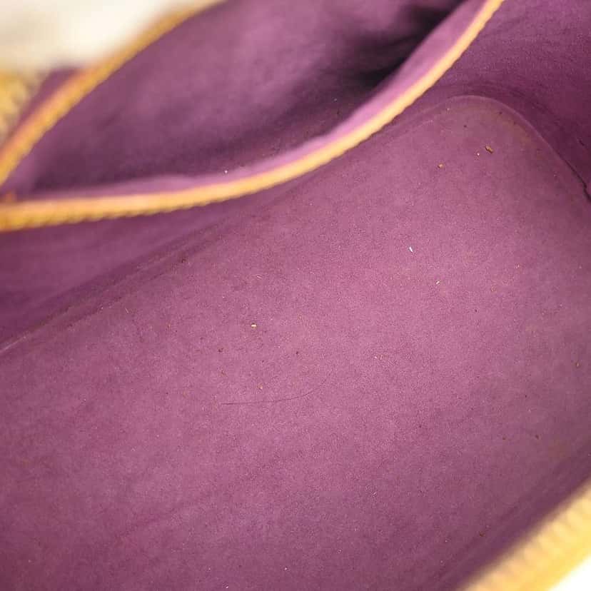 Louis Vuitton Alma Handbag Yellow Leather Good condition - Model View