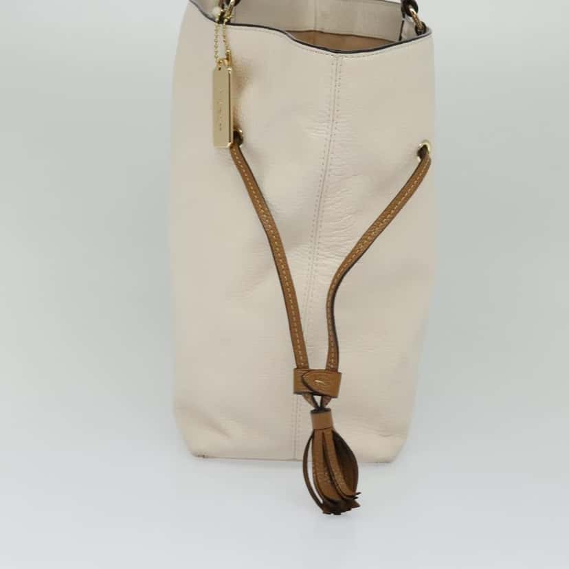 Coach Handbag White Leather Good condition - Model View