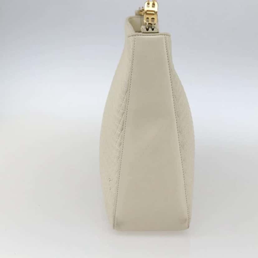 Bally Vintage Shoulder Bag Beige Leather Fair condition - Model View