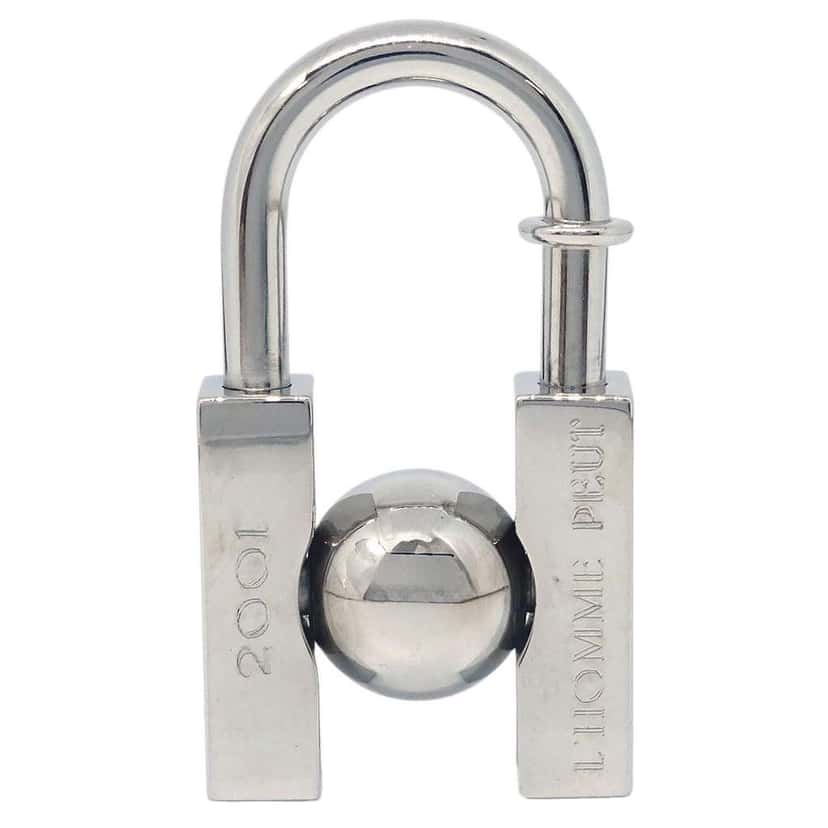 Hermès LHomme Peut Embellir La Terre Cadena Lock Charm Silver Good condition - Front View