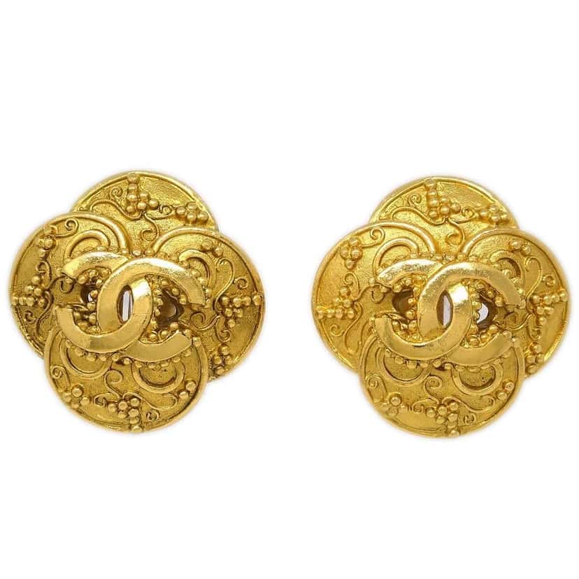 Chanel Clover Round Clip-On Earrings Gold Good condition - Front View
