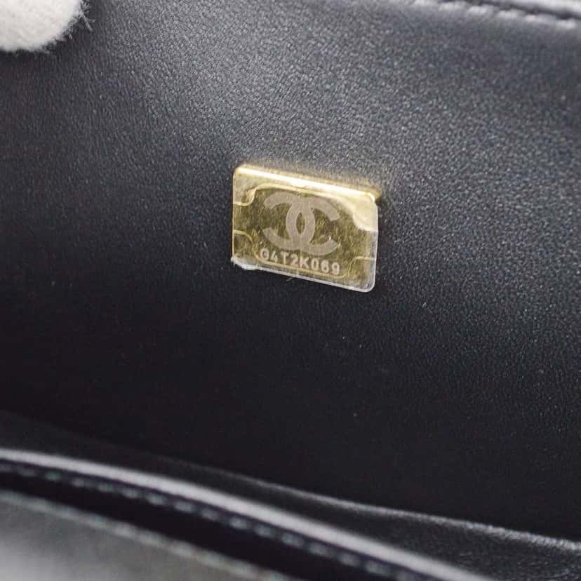 Chanel Boy Flap Bag Black Leather Good condition - Box View