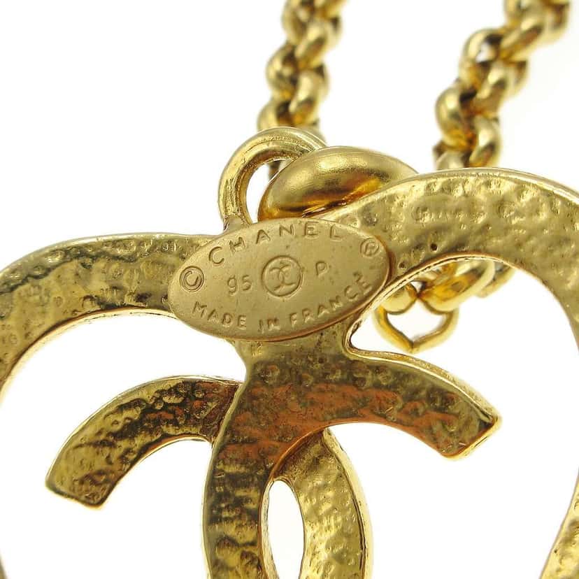 Chanel CC Heart Pendant Necklace Gold Good condition - Box View