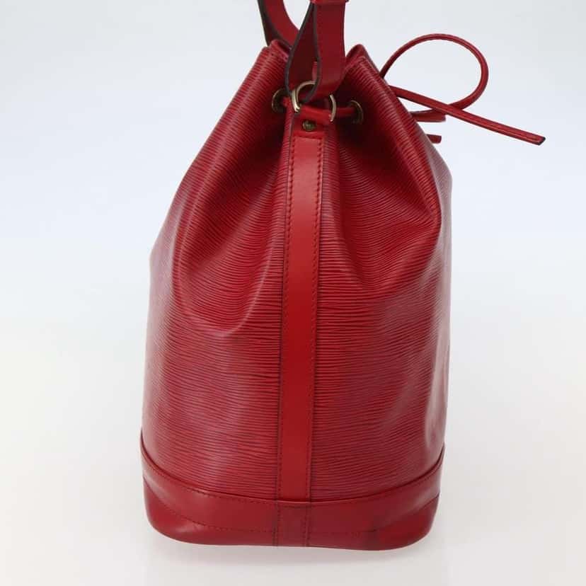 Louis Vuitton Noe Shoulder bag Red Leather Good condition - Inside View