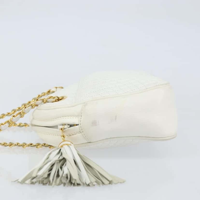 Bally Vintage Chain Shoulder Bag White Leather Good condition - Model View
