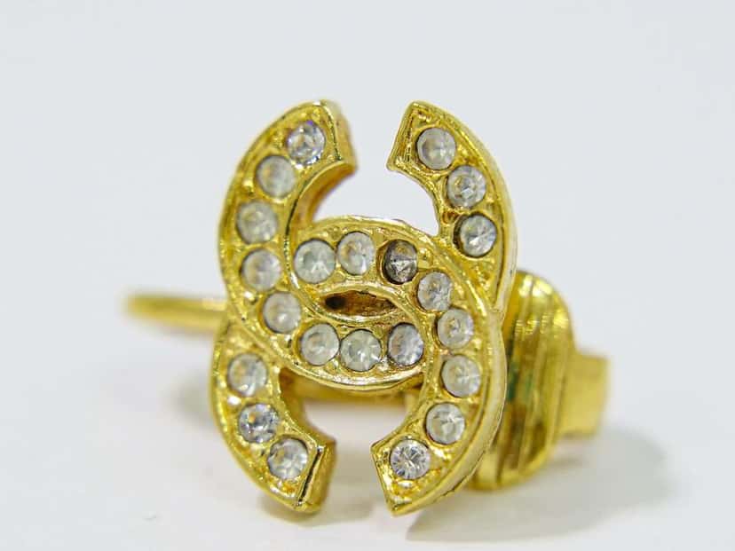 Chanel Vintage CC Clip-On Earrings Gold Good condition - Box View