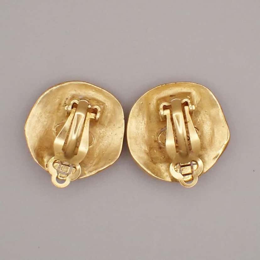 Chanel Vintage CC Round Clip-On Earrings Gold Good condition - Back View