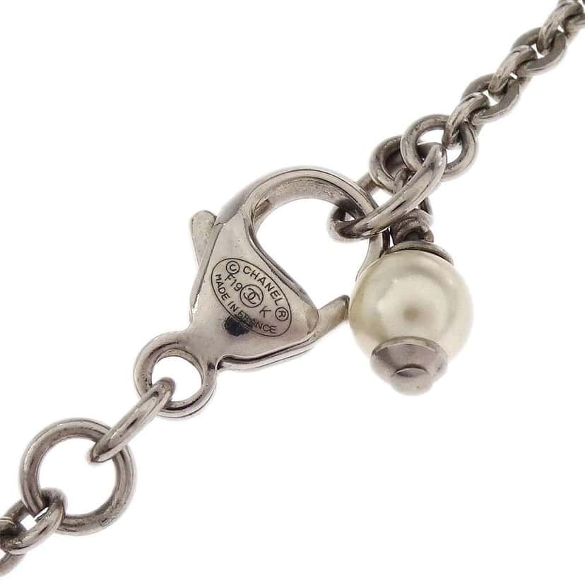 Chanel CC Chain Necklace Silver Good condition - Model View