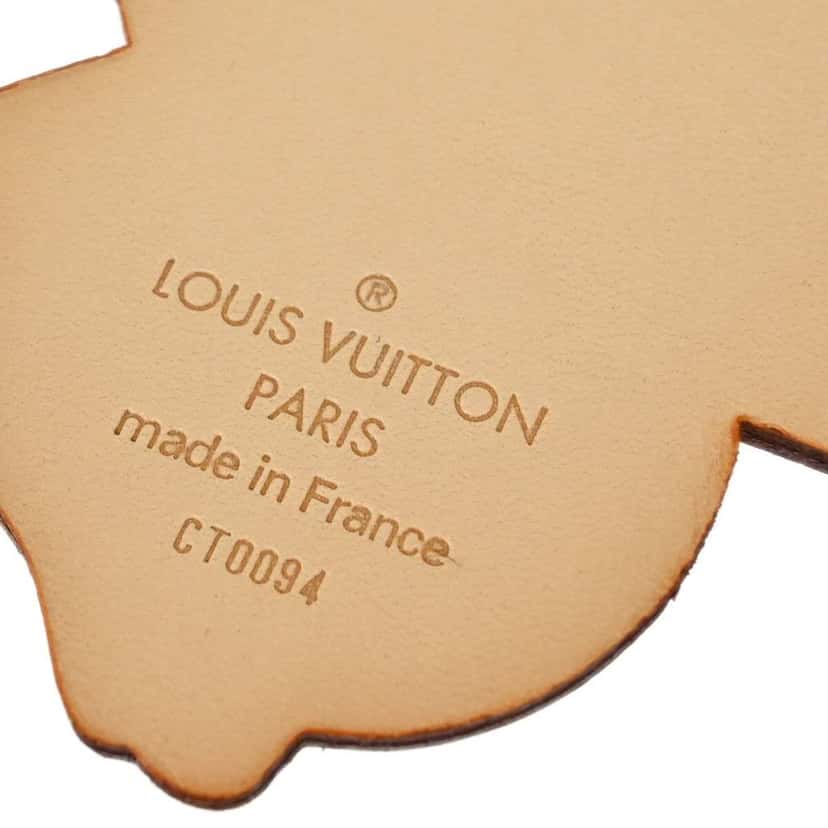 Louis Vuitton Murakami Panda Bag Charm and Keychain Beige Leather Good condition - Model View