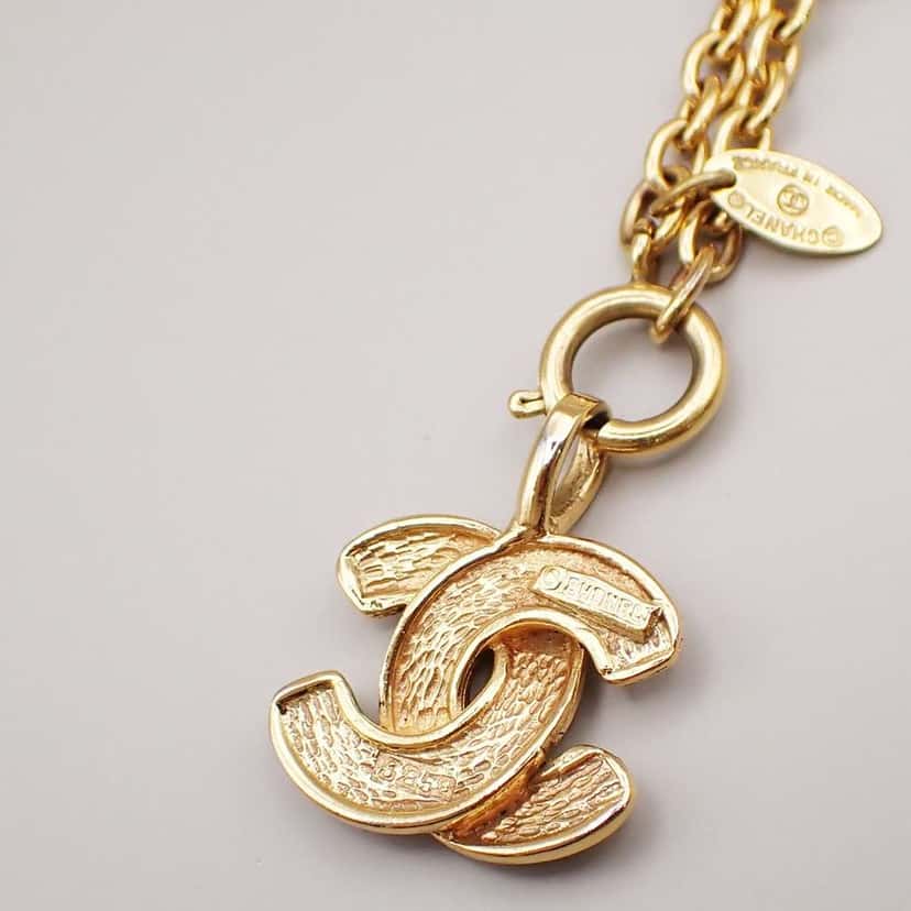 Chanel Vintage Quilted CC Pendant Necklace Gold Good condition - Inside View