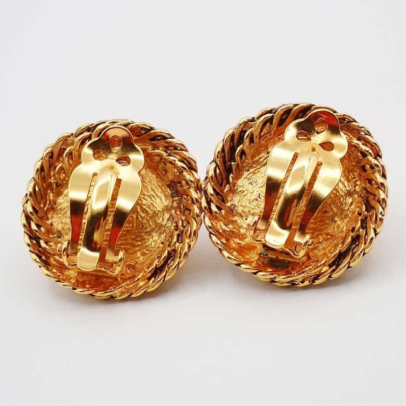 Chanel Vintage Round Clip-On Earrings Gold Good condition - Back View