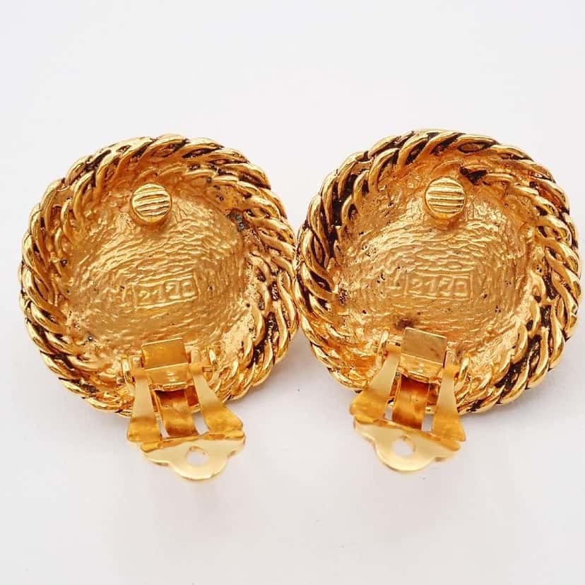 Chanel Vintage Round Clip-On Earrings Gold Good condition - Inside View