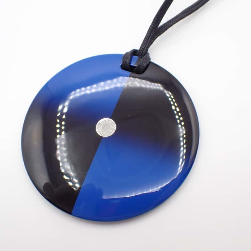 Hermès Necklace Buffalo Horn and Blue Good condition - Model View