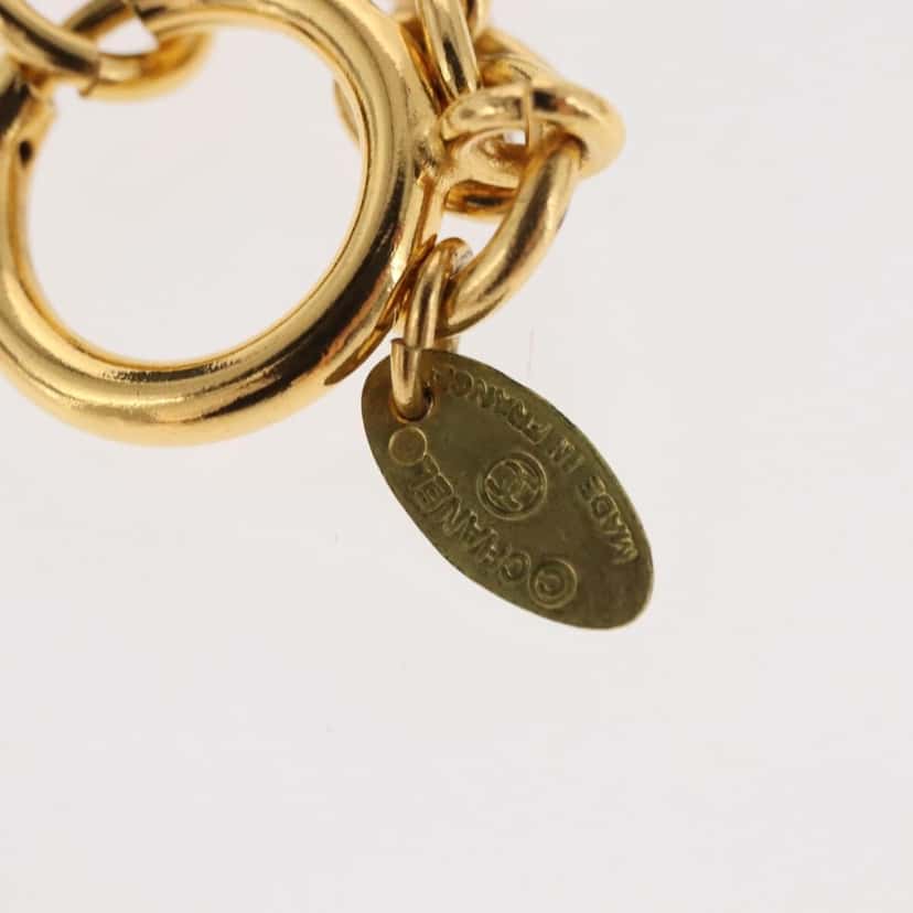Chanel Vintage 31 Rue Cambon Medallion Pendant Necklace Gold Metal Good condition - Box View