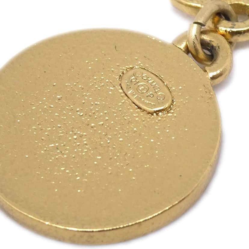 Chanel CC Star Dangle Earrings Gold Good condition - Model View