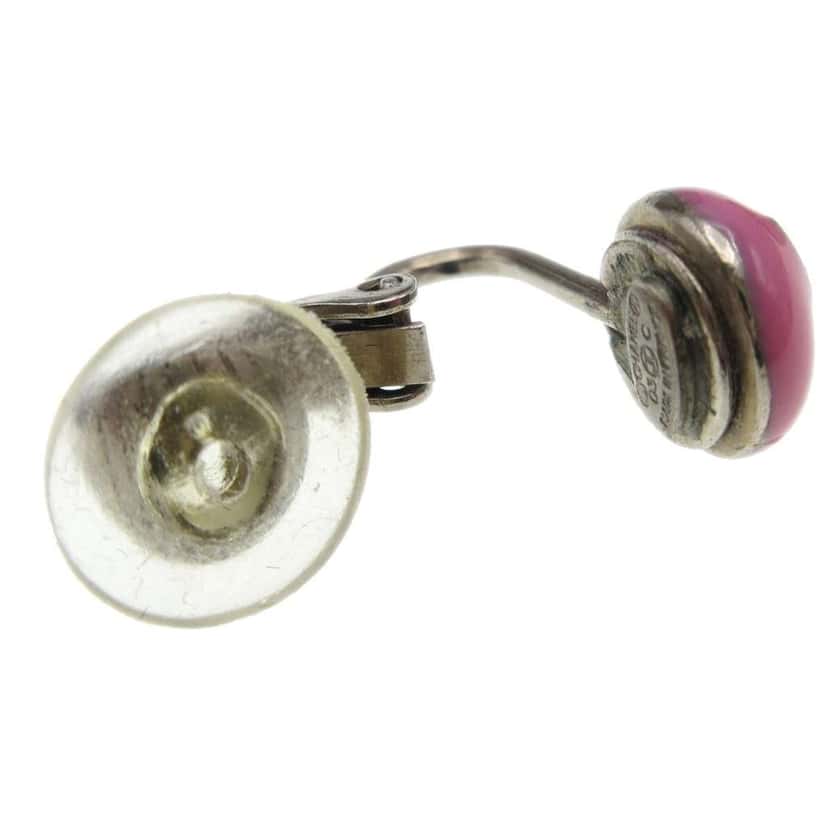 Chanel CC Round Clip-On Earrings Pink Plastic Good condition - Model View