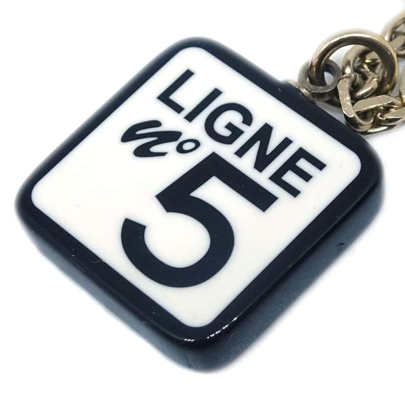 Chanel CC No.5 Pendant Necklace Gold Good condition - Inside View