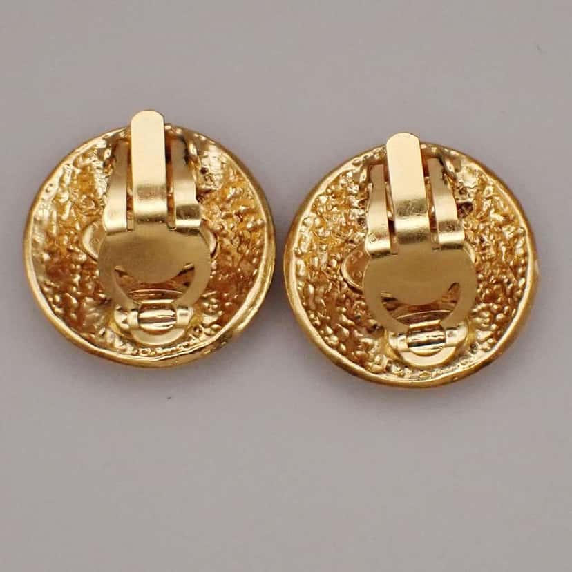 Chanel Vintage Round CC Clip-On Earrings Gold Good condition - Back View