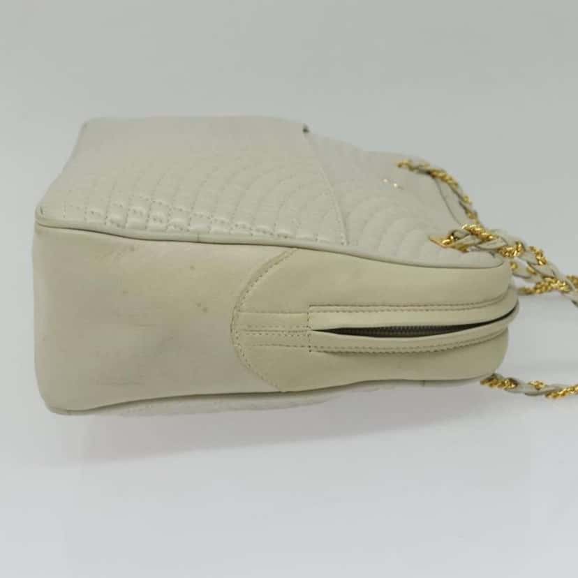 Bally Vintage Chain Shoulder Bag Beige Leather Good condition - Model View