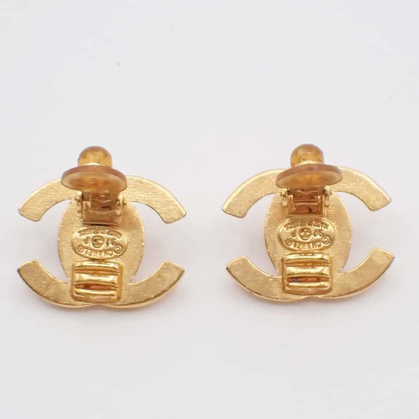 Chanel CC Button Clip-On Earrings Gold Good condition - Inside View
