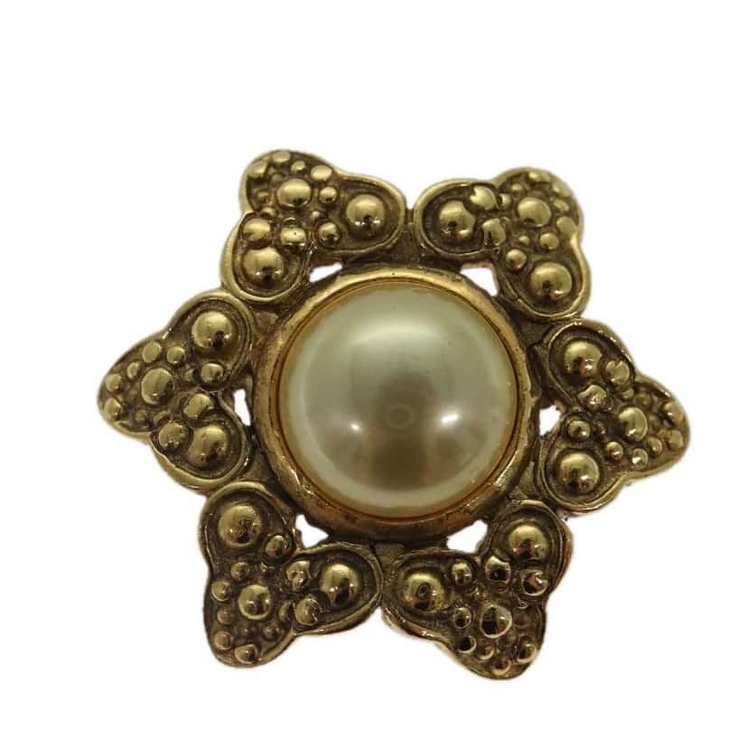 Chanel Baroque CC Brooch Gold Metal Good condition - Front View