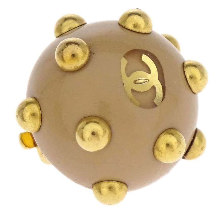 Chanel Vintage CC Round Cutout Clip-On Earrings Beige Good condition - Inside View