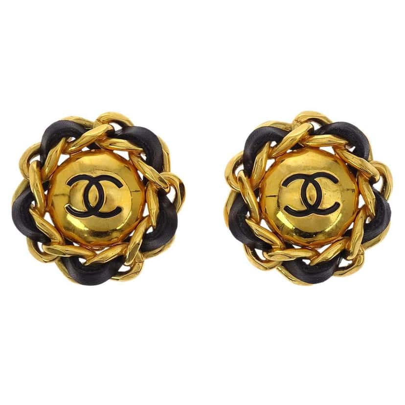 Chanel CC Clip On Earrings Gold Good condition - Front View