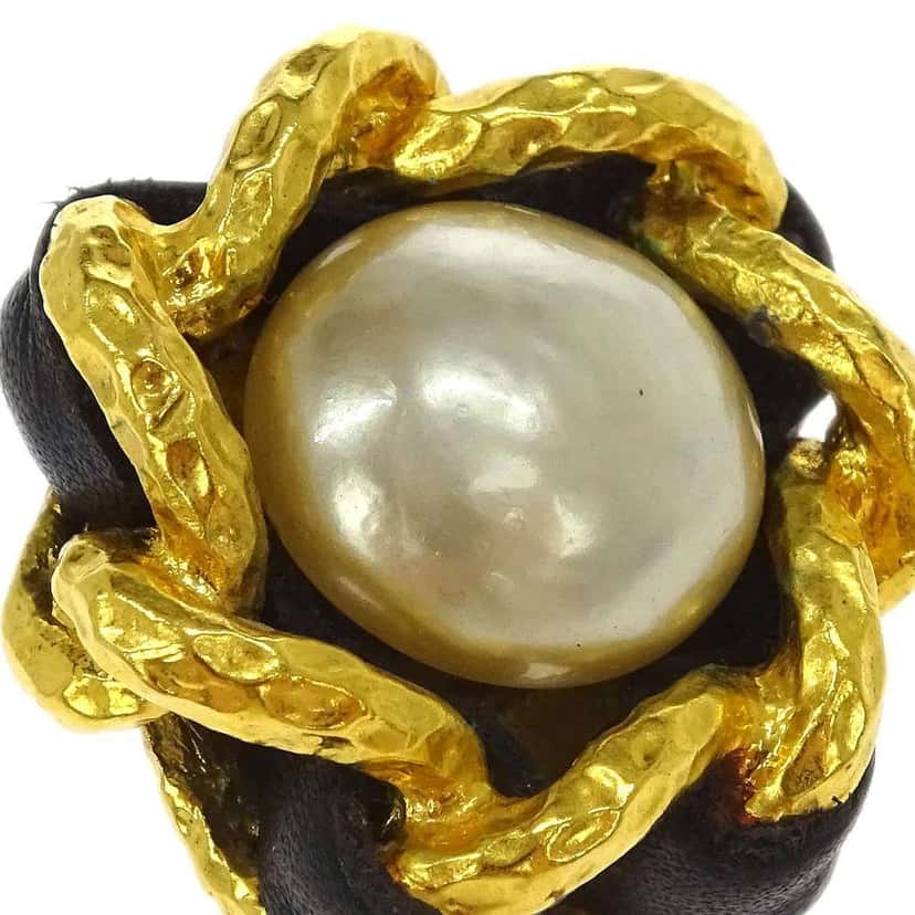 Chanel Vintage Round Clip-On Earrings Gold Good condition - Back View