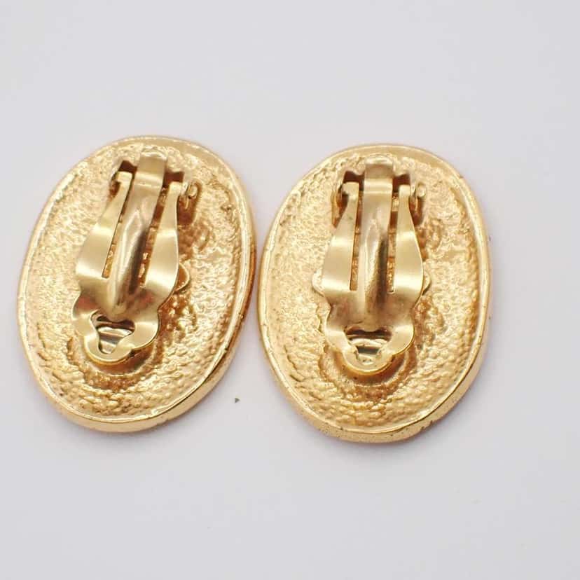 Chanel Vintage CC Crown Oval Plate Clip-On Earrings Gold Good condition - Inside View