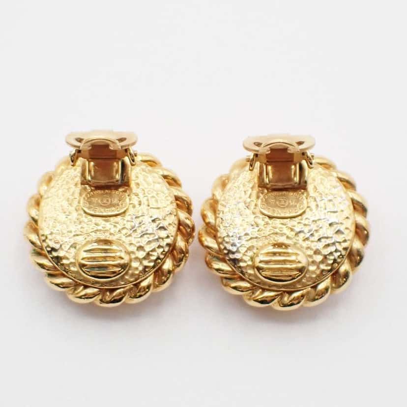 Chanel Vintage Round Clip-On Earrings Gold Good condition - Inside View
