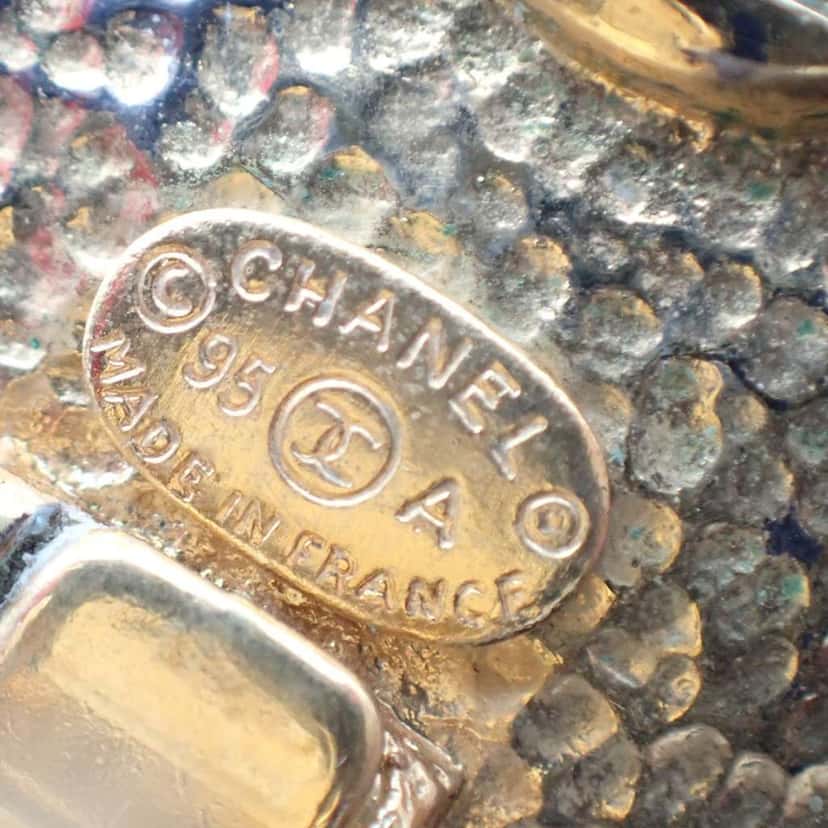 Chanel Vintage Round Clip-On Earrings Gold Good condition - Box View