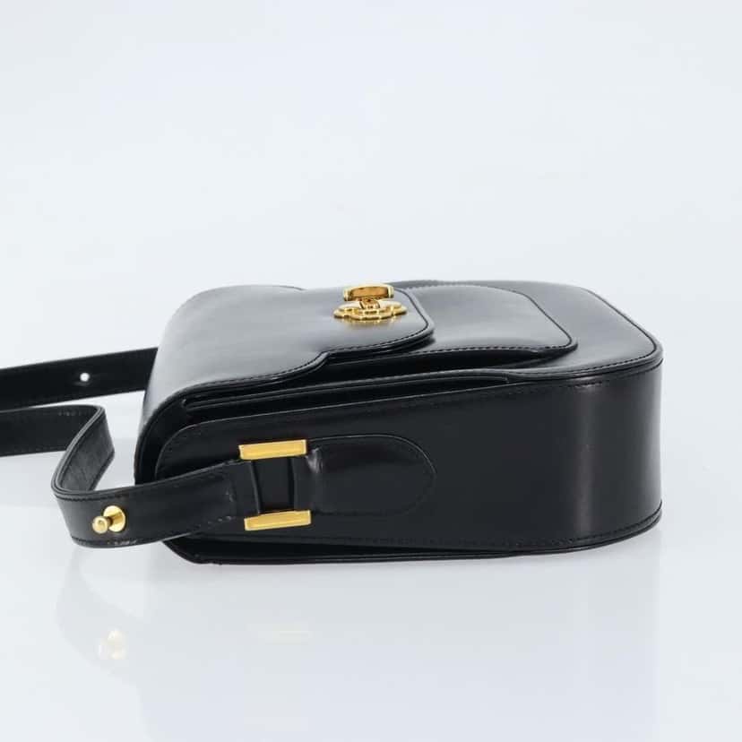 Bally Vintage Shoulder Bag Black Leather Good condition - Model View