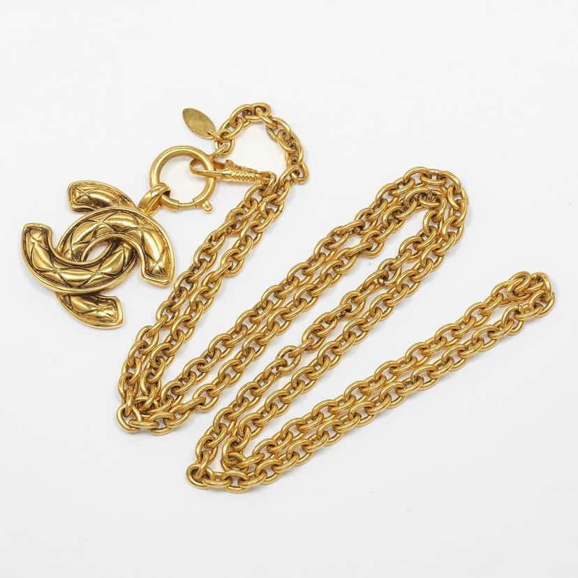 Chanel Vintage CC Pendant Necklace Gold Good condition - Back View