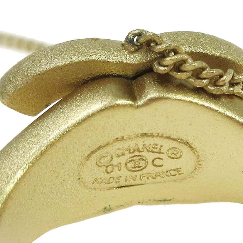 Chanel Logo Cuff with CC Ring Gold Gold Good condition - Model View