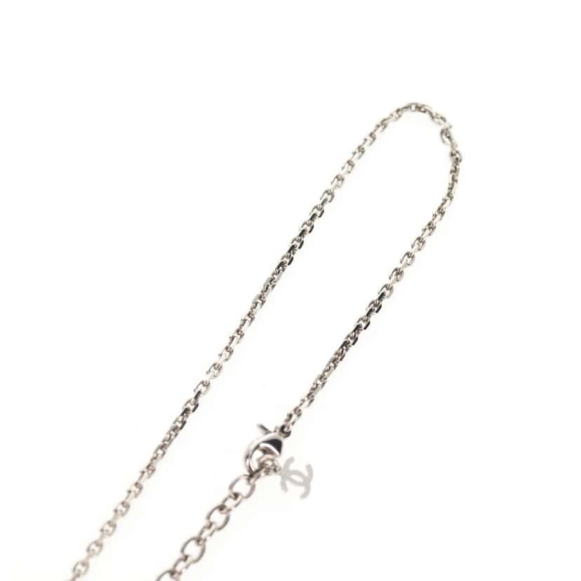 Chanel Vintage CC Pendant Long Necklace Silver Metal Good condition - Box View